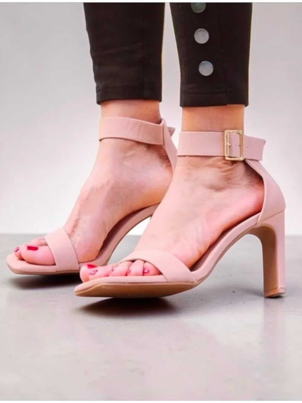 Strappy Nude Block Heel Sandals With Ankle Strap For Women